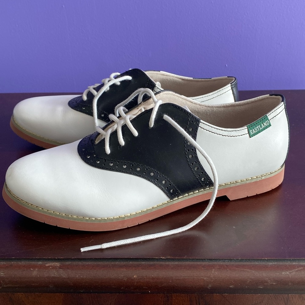 Eastland women’s saddle shoes
